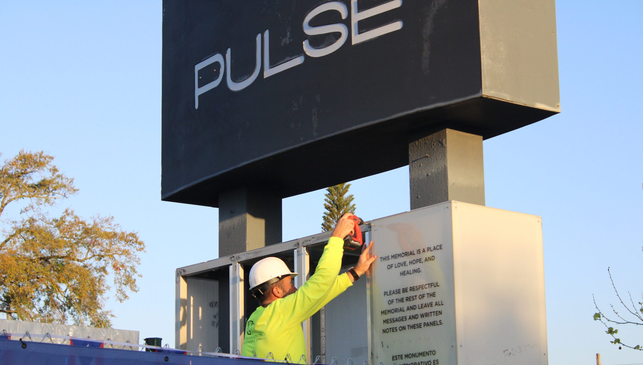 PHOTOS: City of Orlando begins removal of Pulse nightclub sign ...
