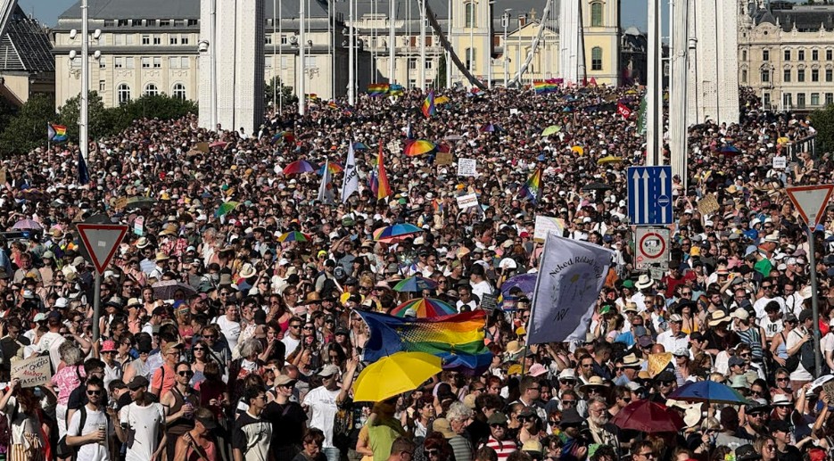 Hungarian authorities lift Budapest Pride ban